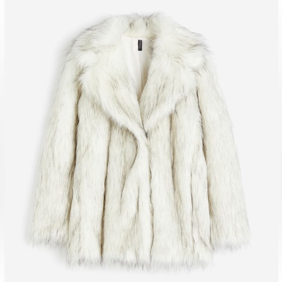SOLD OUT WHITE GREY FAUX FUR COAT NWT 🩶 - Picture 2 of 9